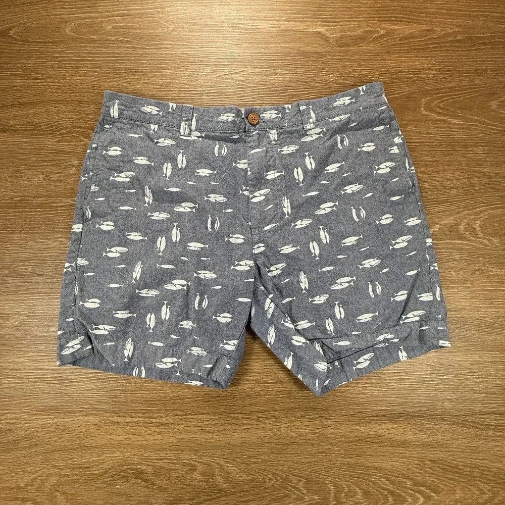 J.Crew Men's Reade Fish Print Shorts Blue Chambray Cotton Flat Front 36W Coastal